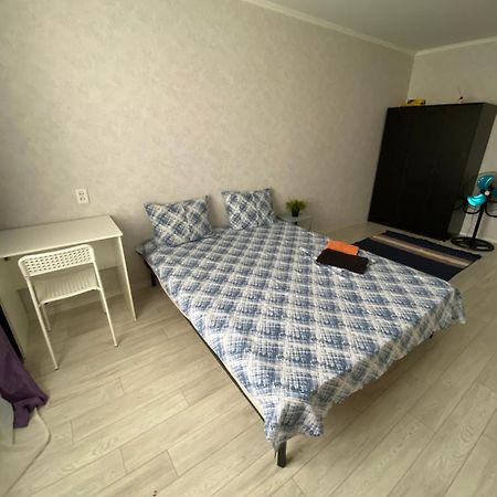 Уютные Апартаменты В Центре Города Aktobe Exterior foto